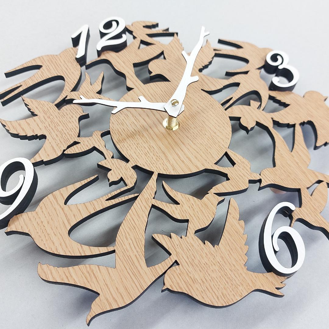 北欧風　立体的な鳥のデザイン木製掛け時計　静音タイプ