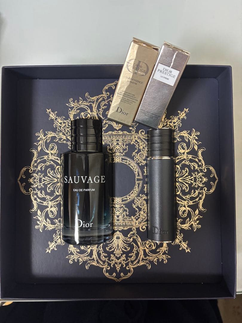 あ*み様 Dior ソヴァージュ オードゥ パルファン