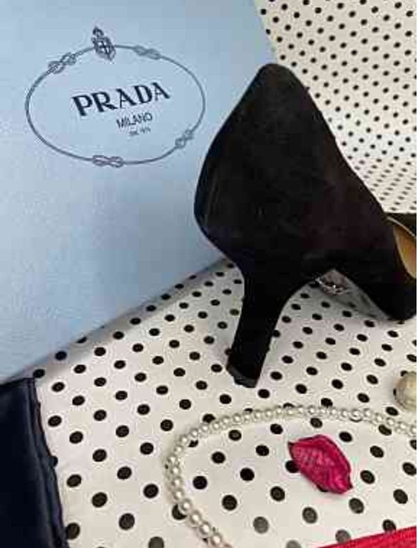 s*n様 PRADA 黒 スエード ハイヒール