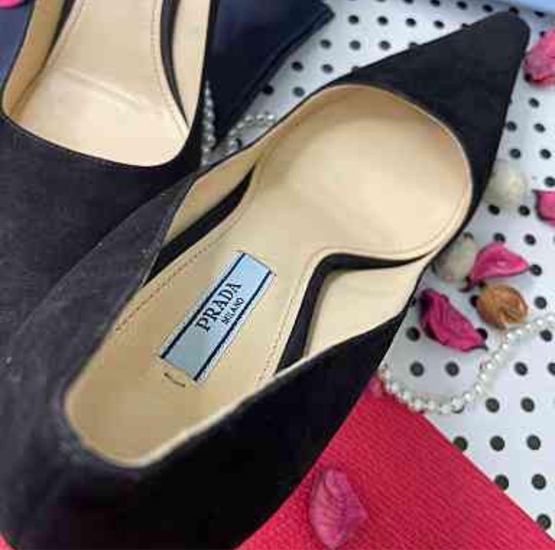 s*n様 PRADA 黒 スエード ハイヒール