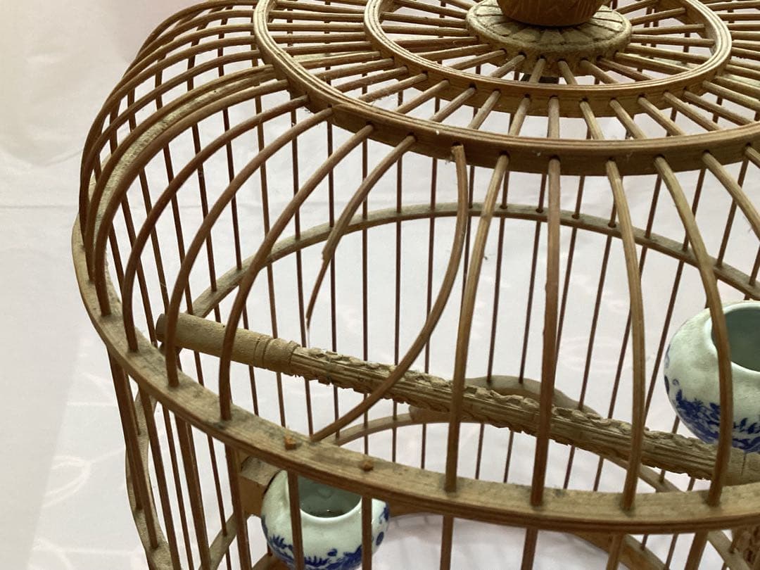 高級英国アンティーク香木鳥かごと彫刻台座　シノワズリ　ウグイス鳴きます　景徳鎮