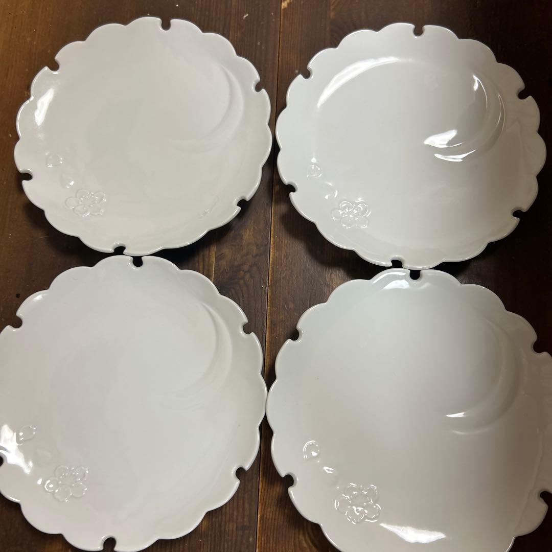 有田焼 白磁　彫雪月花文　花伝作　銘々皿　４枚