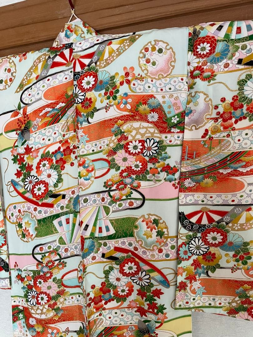 新品　未使用　高級　正絹　着物　七五三　お宮参り　しつけ付き　女子　古典柄　和柄