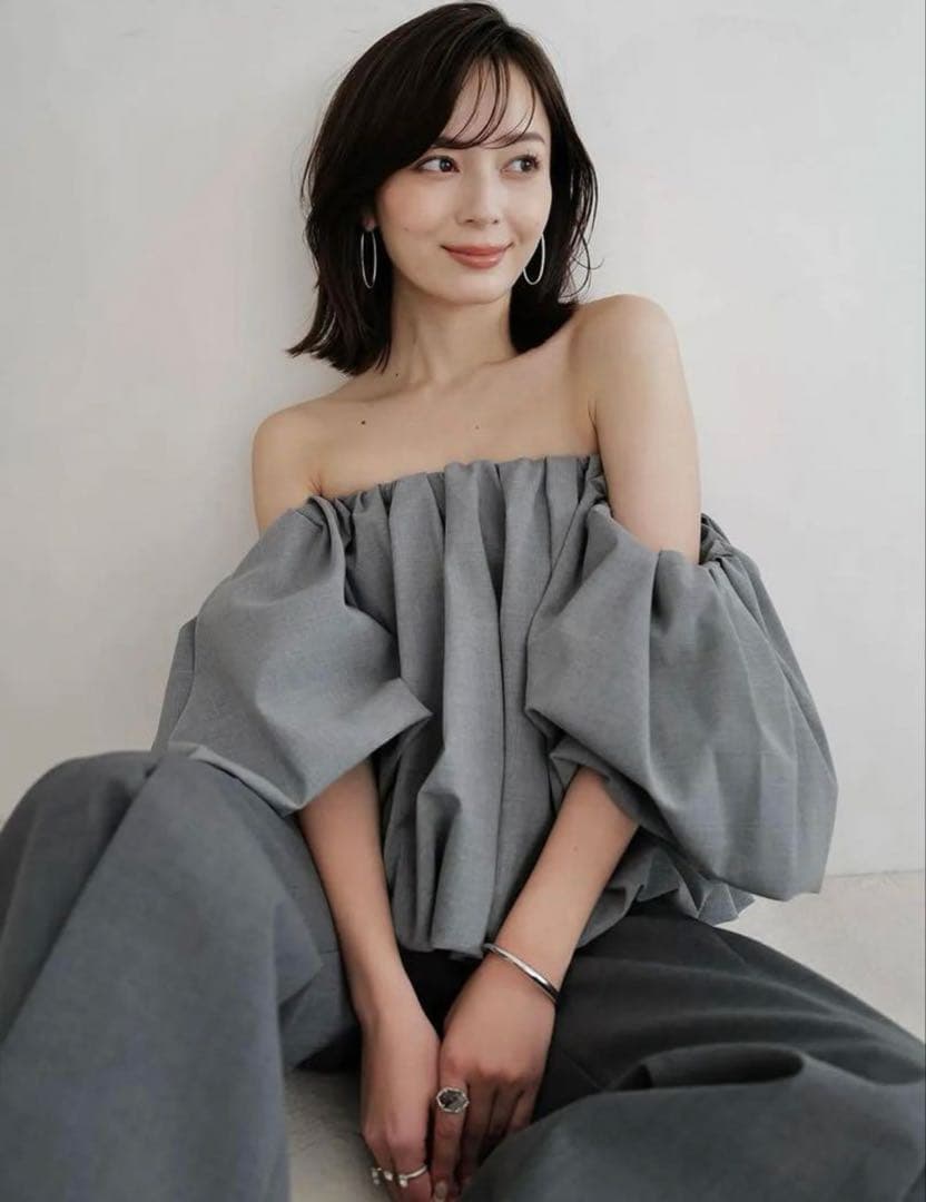 新品　anuans アニュアンス ボリュームバルーントップス