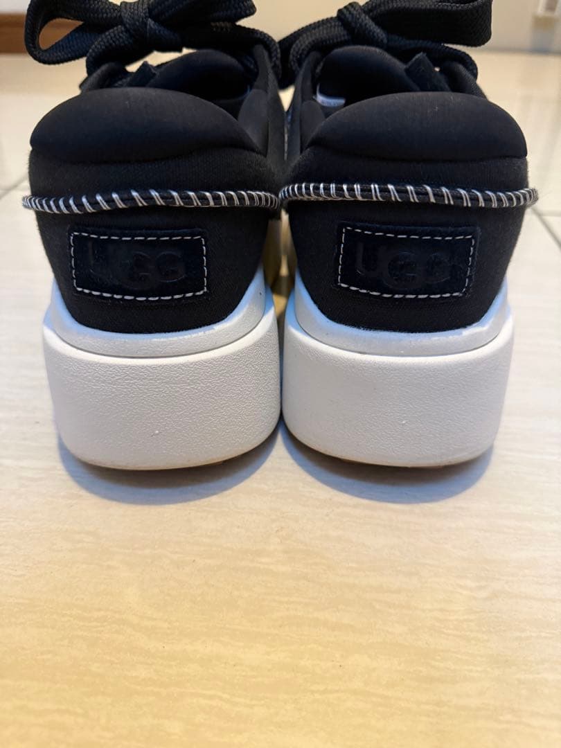 ugg スニーカー
