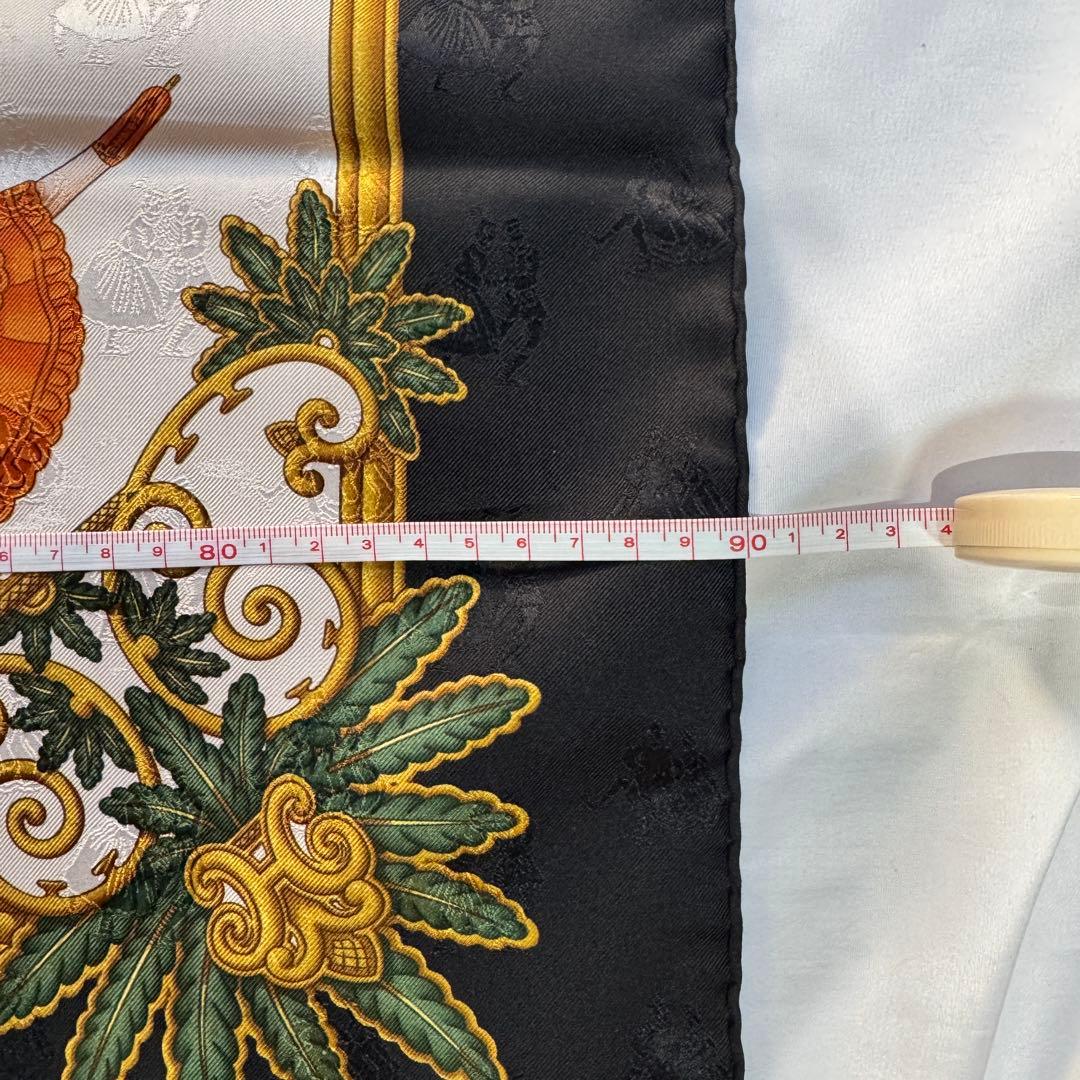 HERMÈS カレ90 LES PATINEURS レ・パティヌール スカーフ