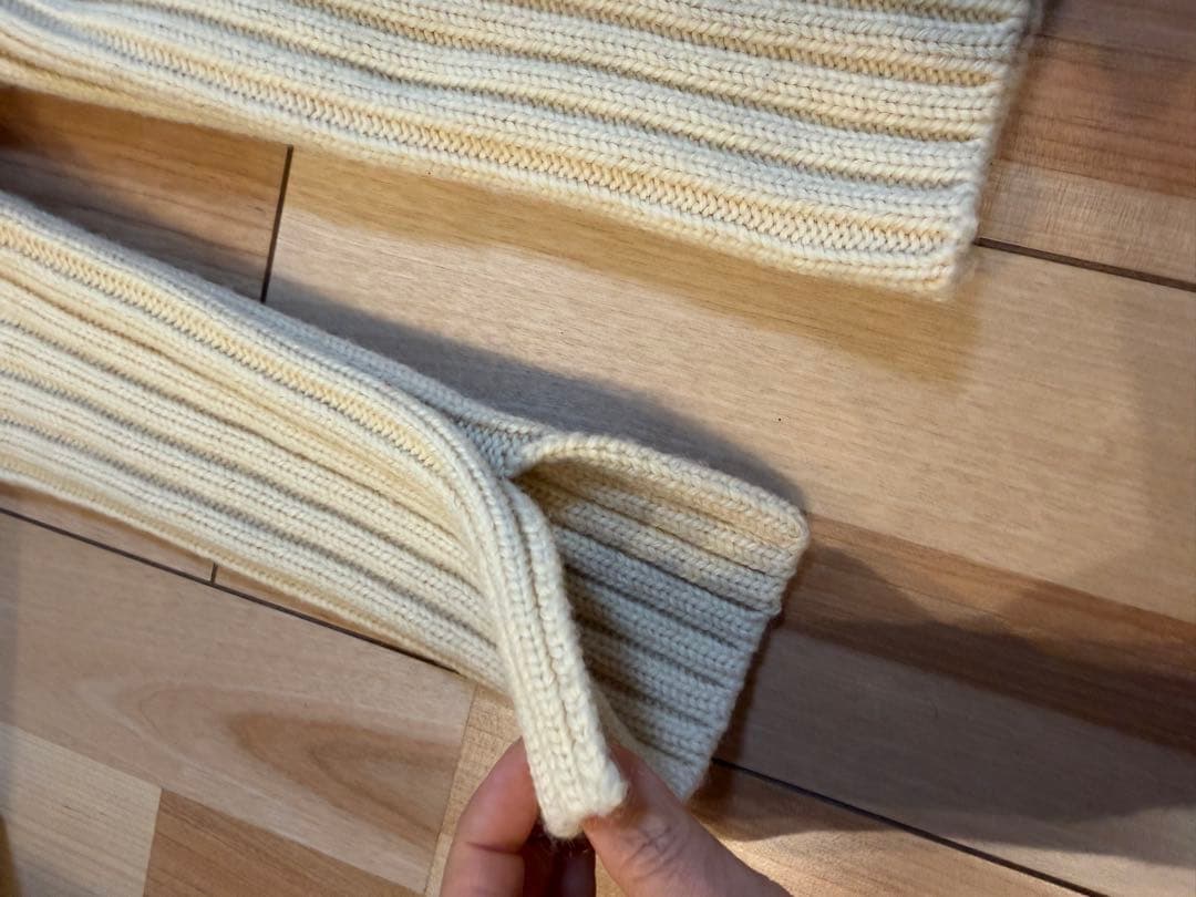 DECO depuis 1985スリットリブスリーブ ケーブルニット