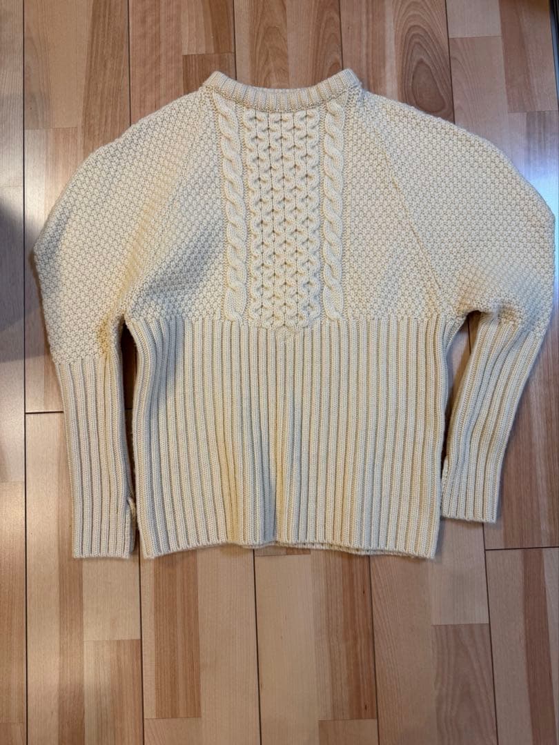 DECO depuis 1985スリットリブスリーブ ケーブルニット