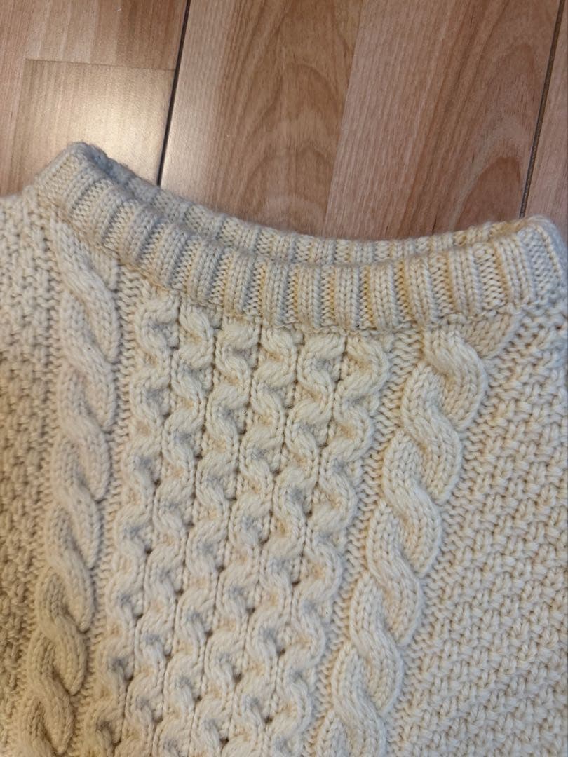 DECO depuis 1985スリットリブスリーブ ケーブルニット