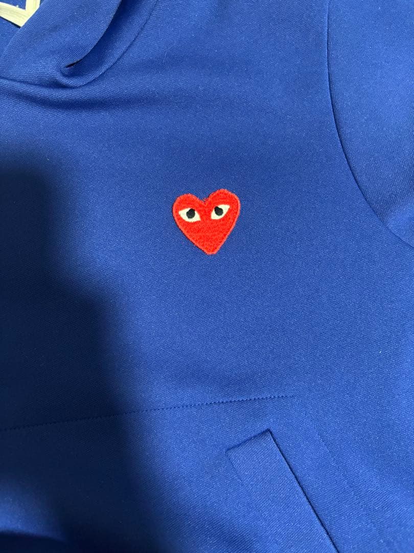 COMME des GARÇONS PLAY 青 ハート刺繍 パーカー S