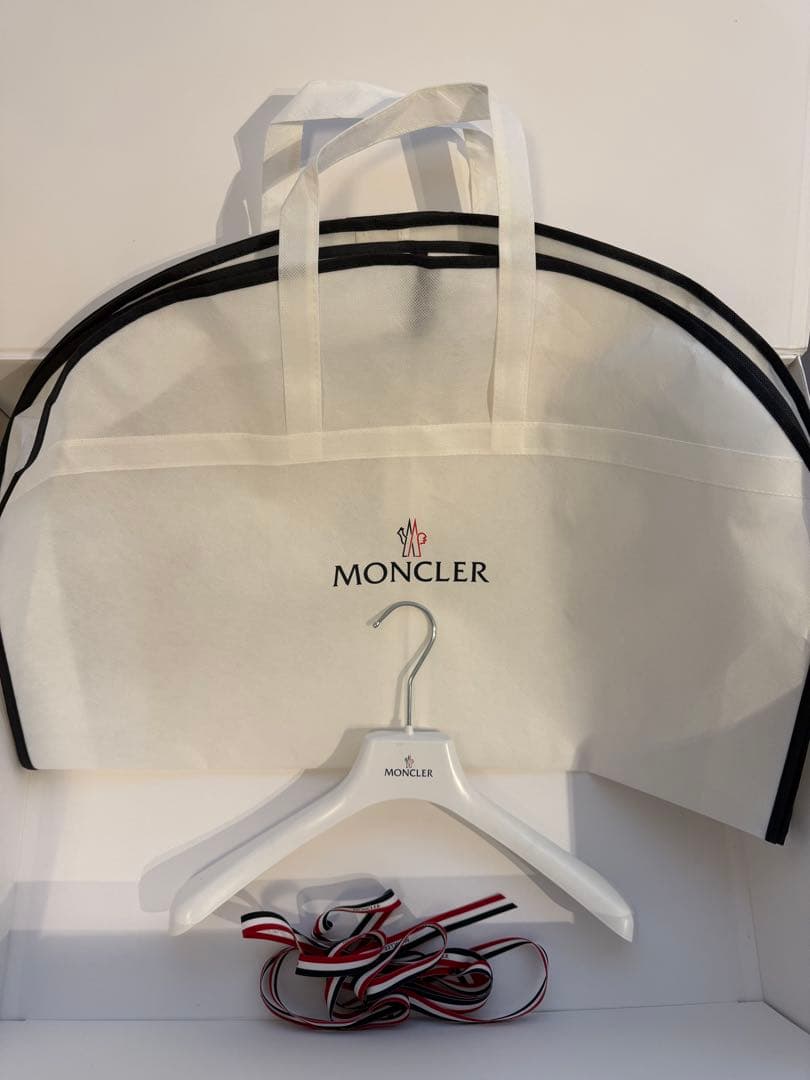 モンクレール MONCLER Avoceショートダウンジャケット レディース