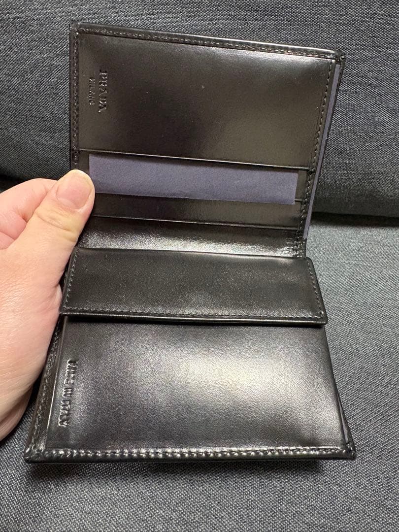 PRADA ブラック 二つ折り財布　新品未使用品
