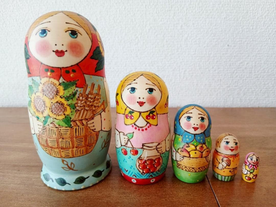 【LYH156】北欧ロシア雑貨 リューバ作のマトリョーシカ　ひまわり