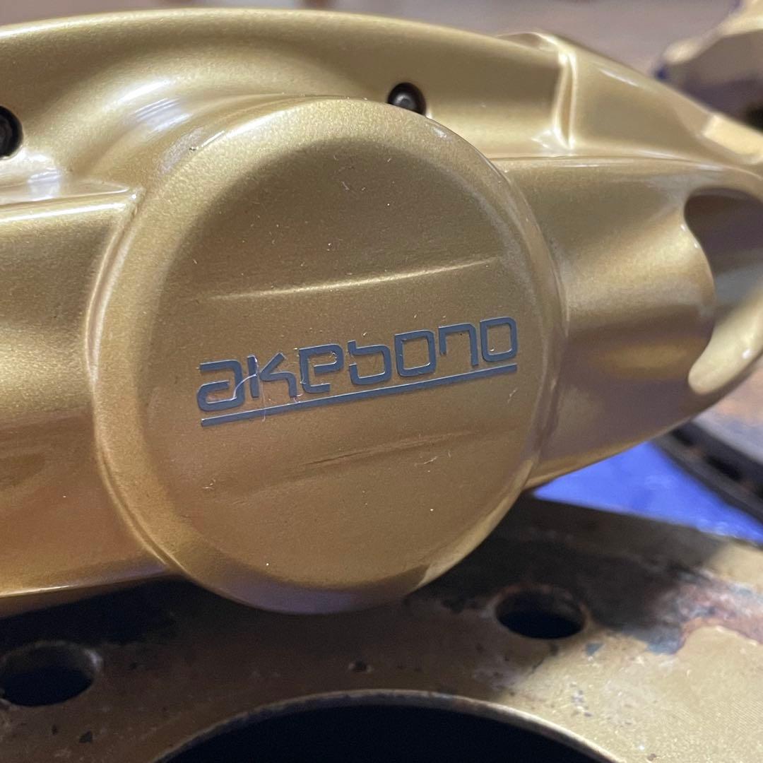 だ*ま様 Y51,V36,アケボノリアブレーキキャリパーとスロット付きリアロータ