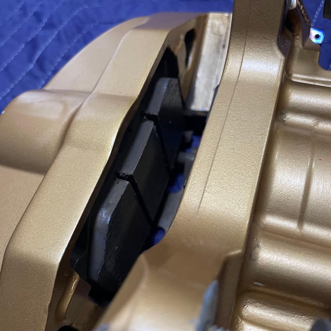 だ*ま様 Y51,V36,アケボノリアブレーキキャリパーとスロット付きリアロータ