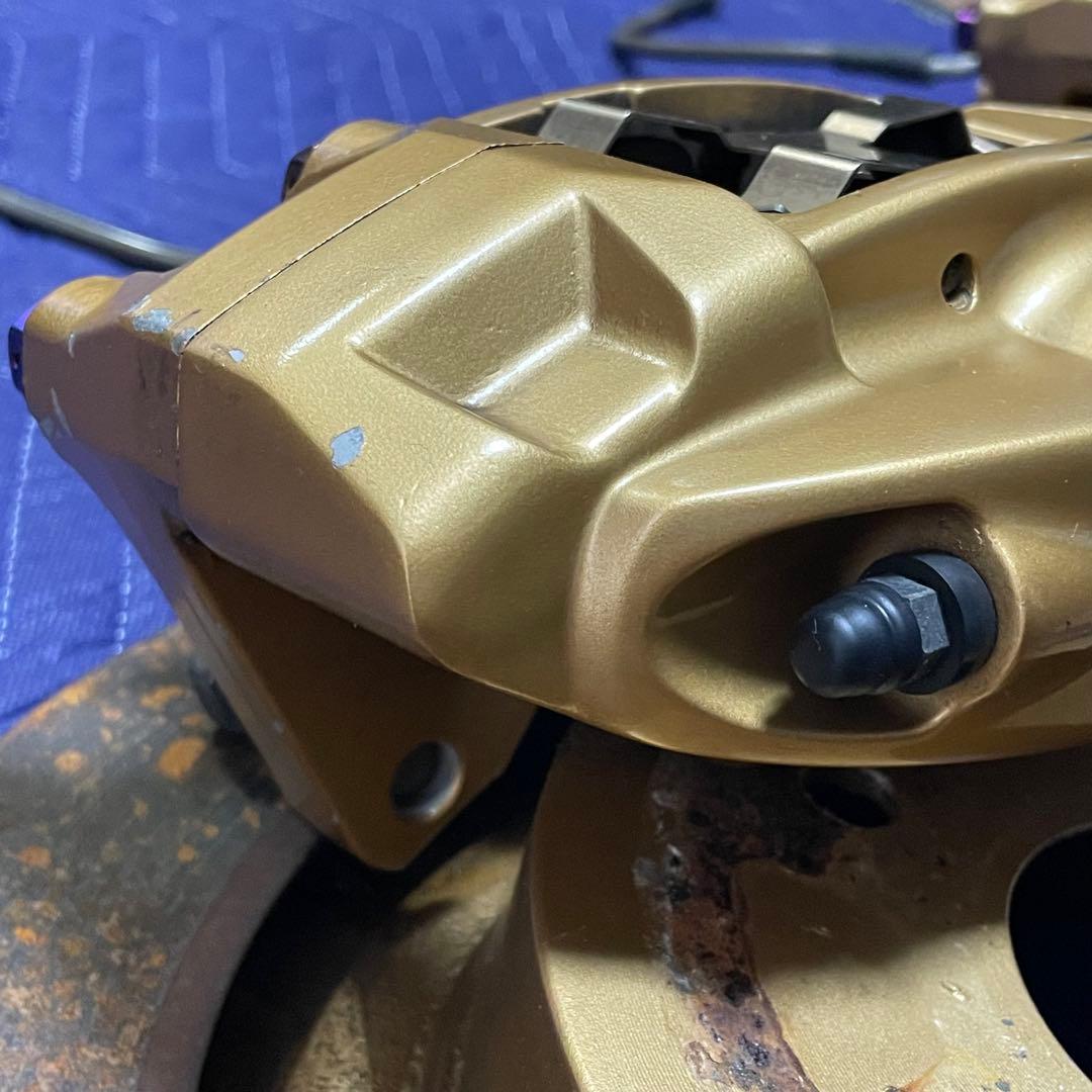 だ*ま様 Y51,V36,アケボノリアブレーキキャリパーとスロット付きリアロータ