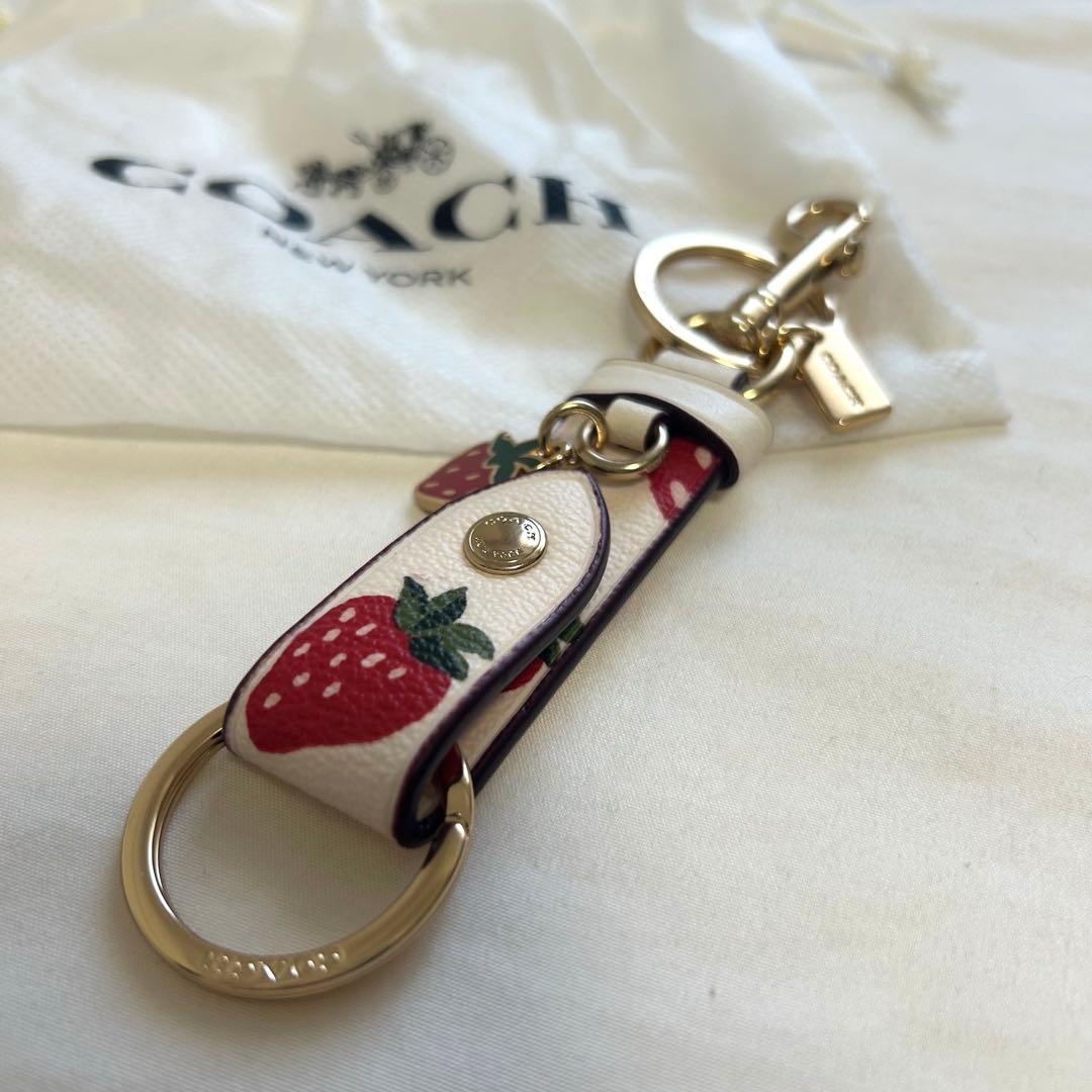 COACH コーチ ストロベリー 苺キーリング バッグチャーム キーホルダー