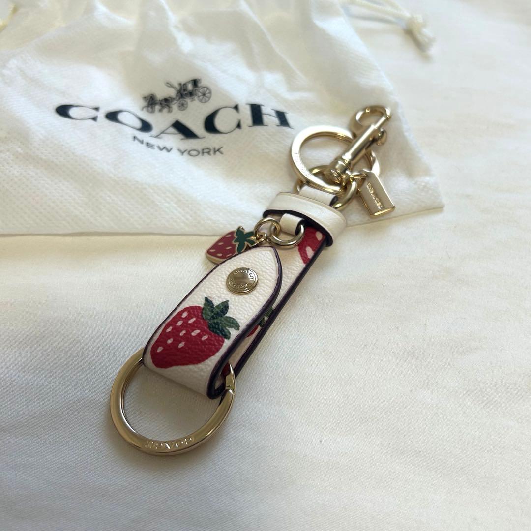 COACH コーチ ストロベリー 苺キーリング バッグチャーム キーホルダー