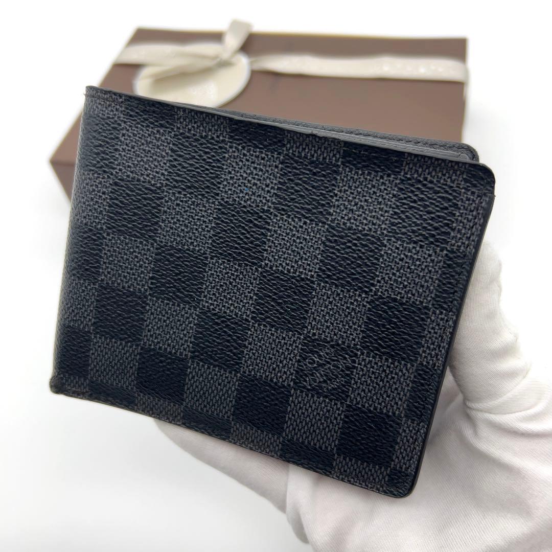 ルイヴィトン グラフィット 二つ折り財布 フロリン パスケース窓付 イニシャル無