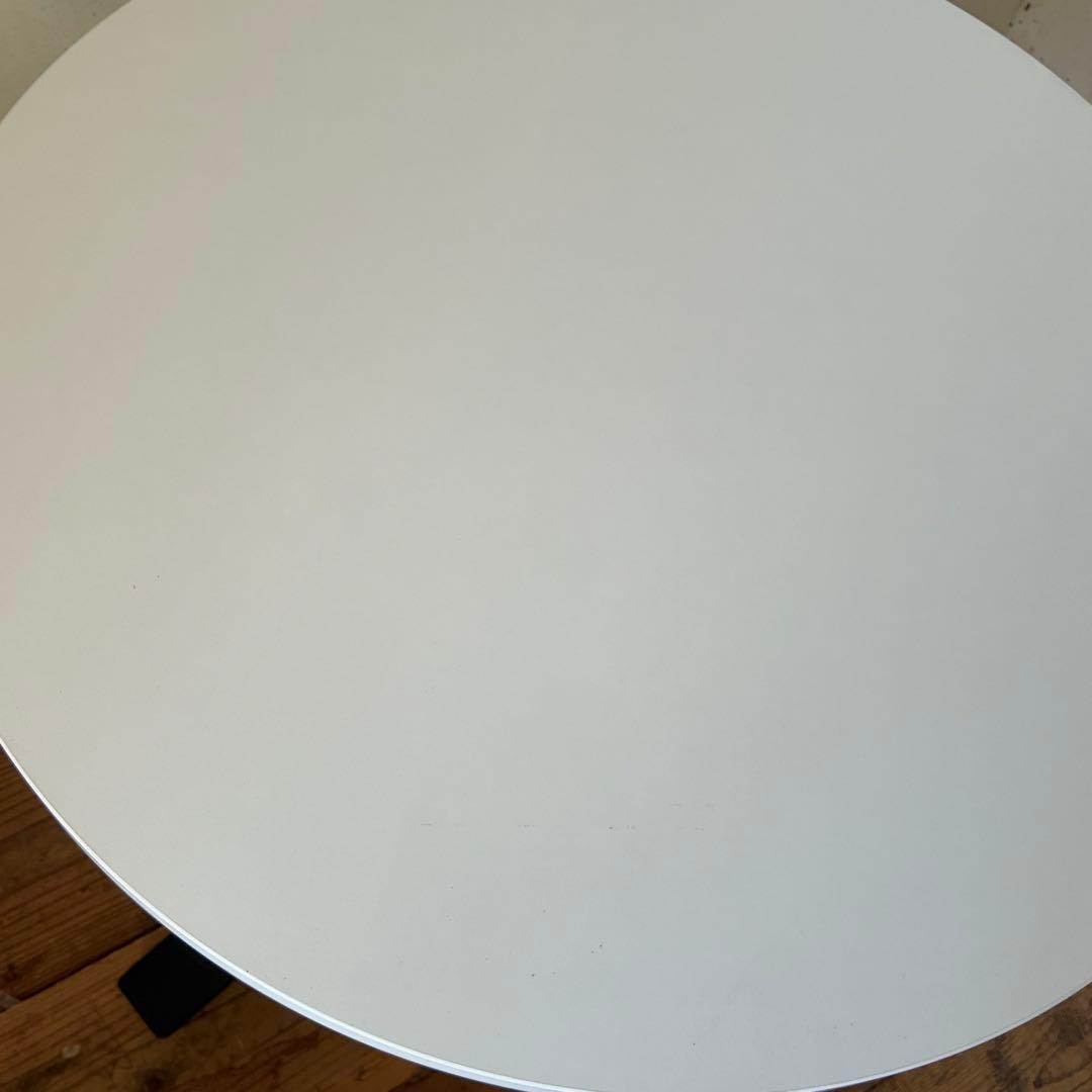 美品 コクヨ ラウンドテーブル ロータイプ ラウンジ カフェ オフィス