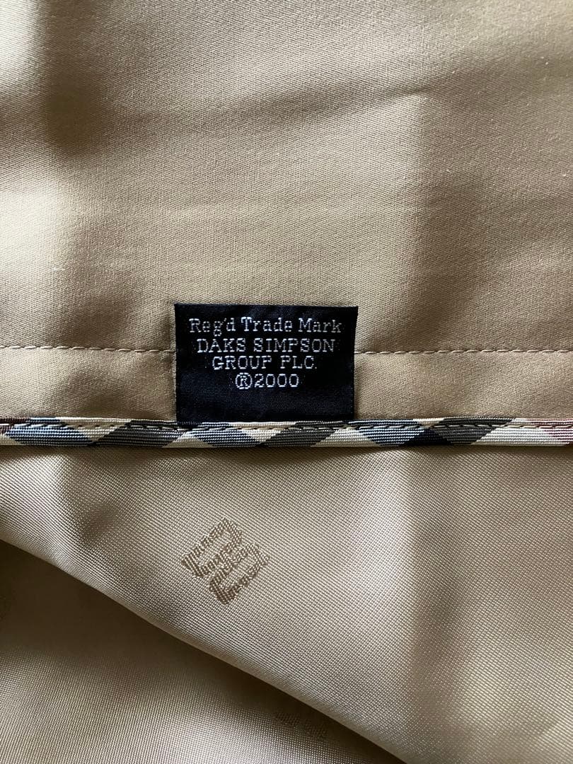 DAKSトレンチコート