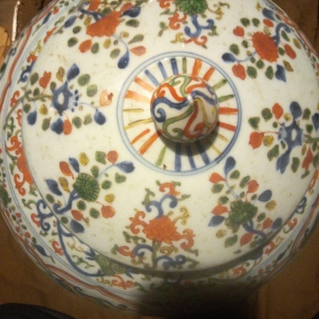 中国陶磁器　明萬歴赤絵　蓋付き大壺