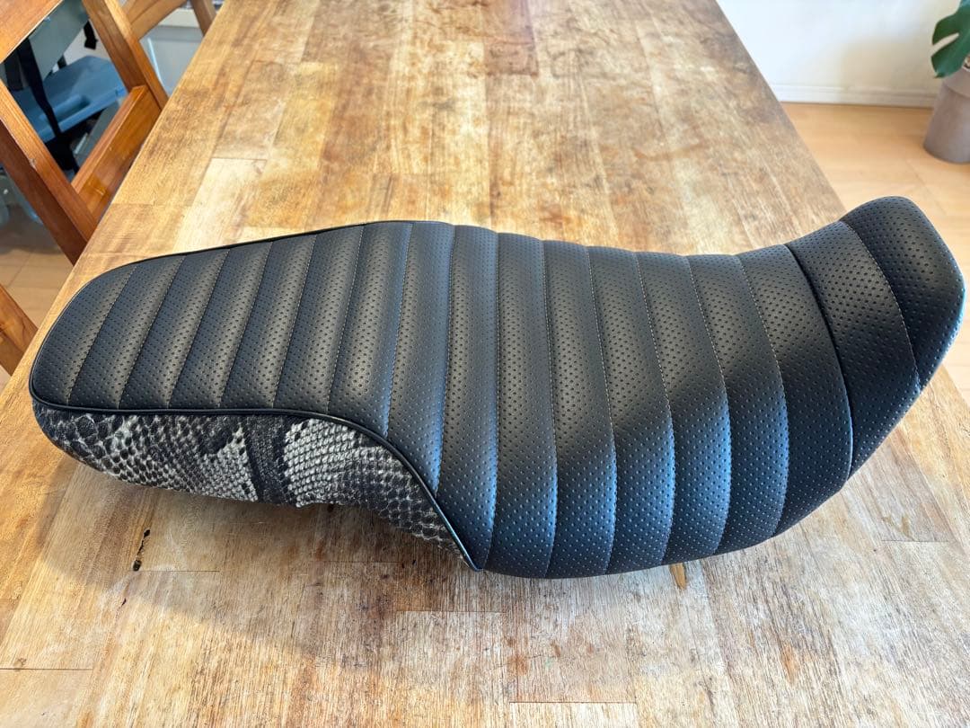 ホンダ　グロム　タックロール　ヘビ柄　純正シート GROM MSX jc61