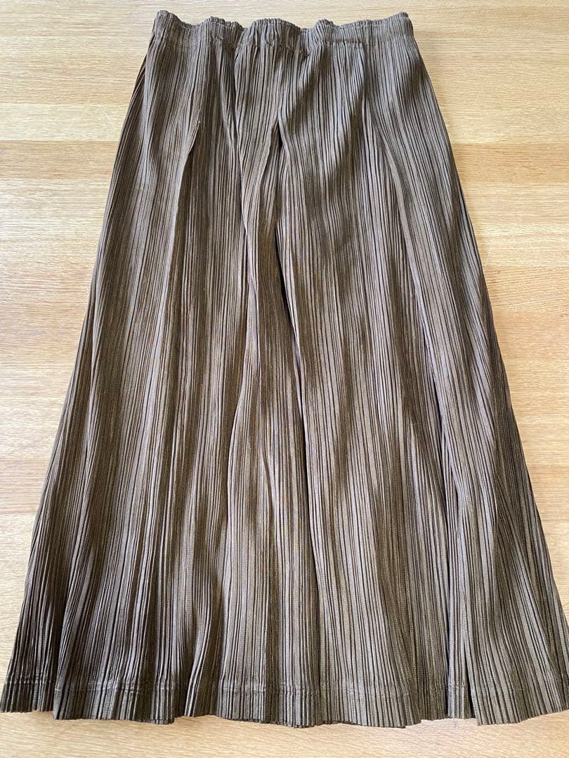 お値引き！プリーツプリーズ　キュロットパンツ
