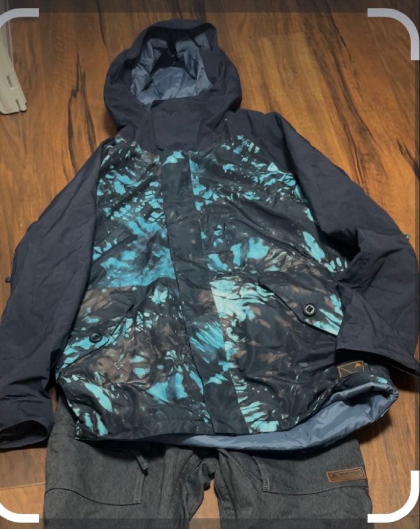 BURTONスノーボードウェアセット（ジャケット＆パンツ）