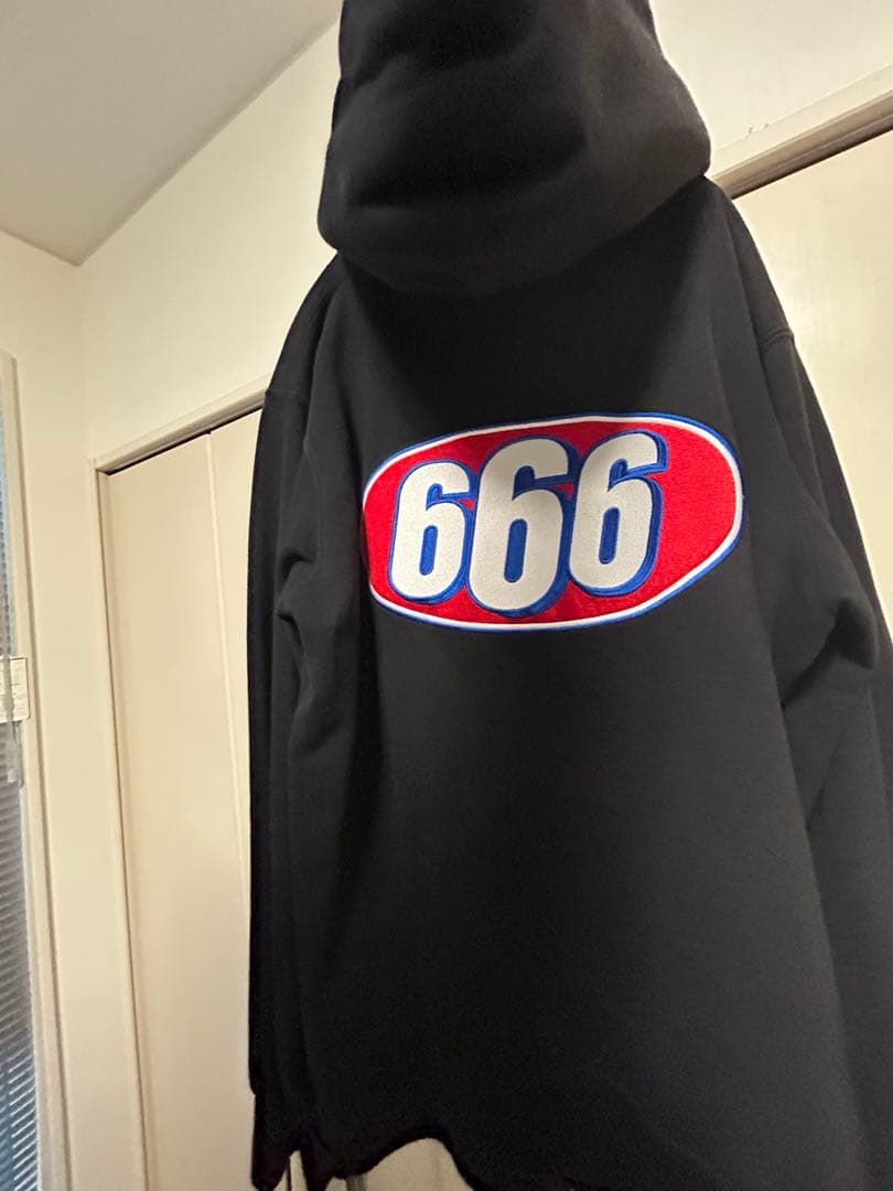 Supreme ブラックパーカー 666ロゴ　フルジップパーカー