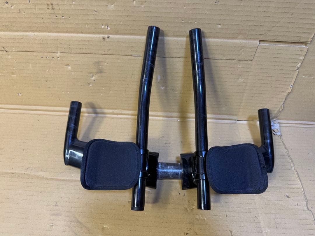 TTバイク　フルカーボン　ハンドル