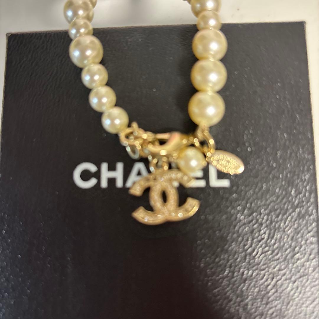 シャネルフェイクパールラインストーンCCブレスレット