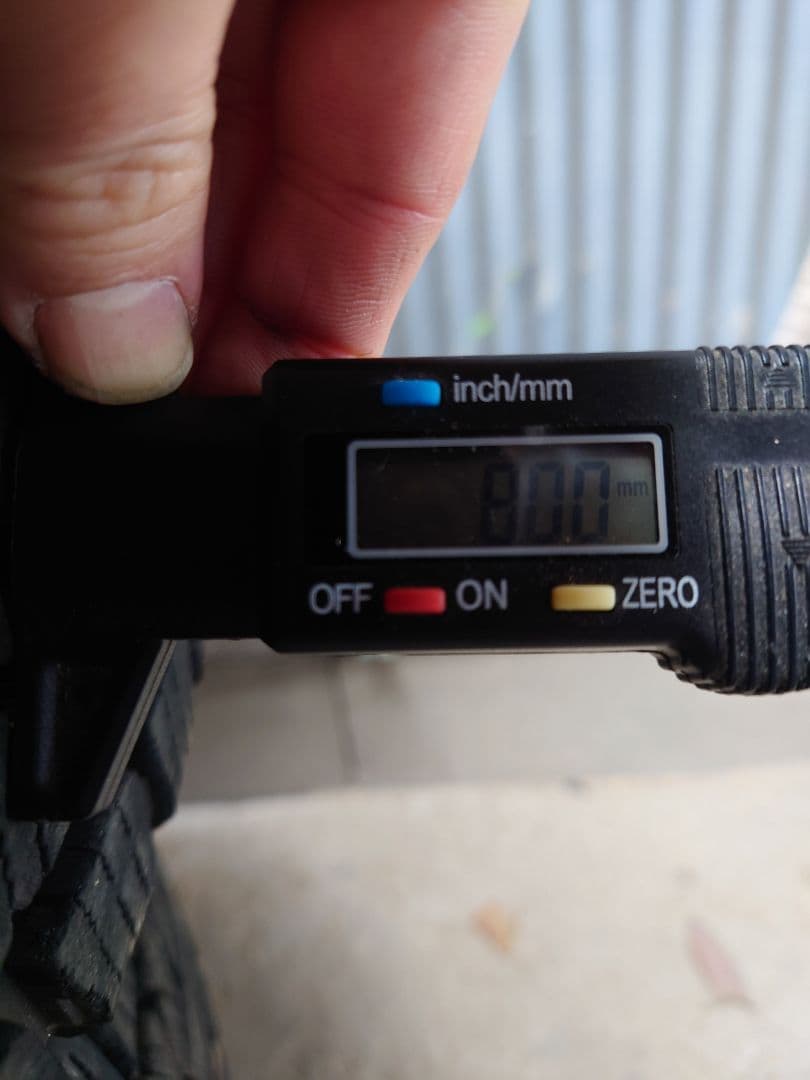 ブリヂストンブリザックDMV-3　225/65R17 19年製　2本　中古①