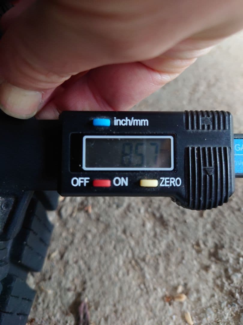 ブリヂストンブリザックDMV-3　225/65R17 19年製　2本　中古①