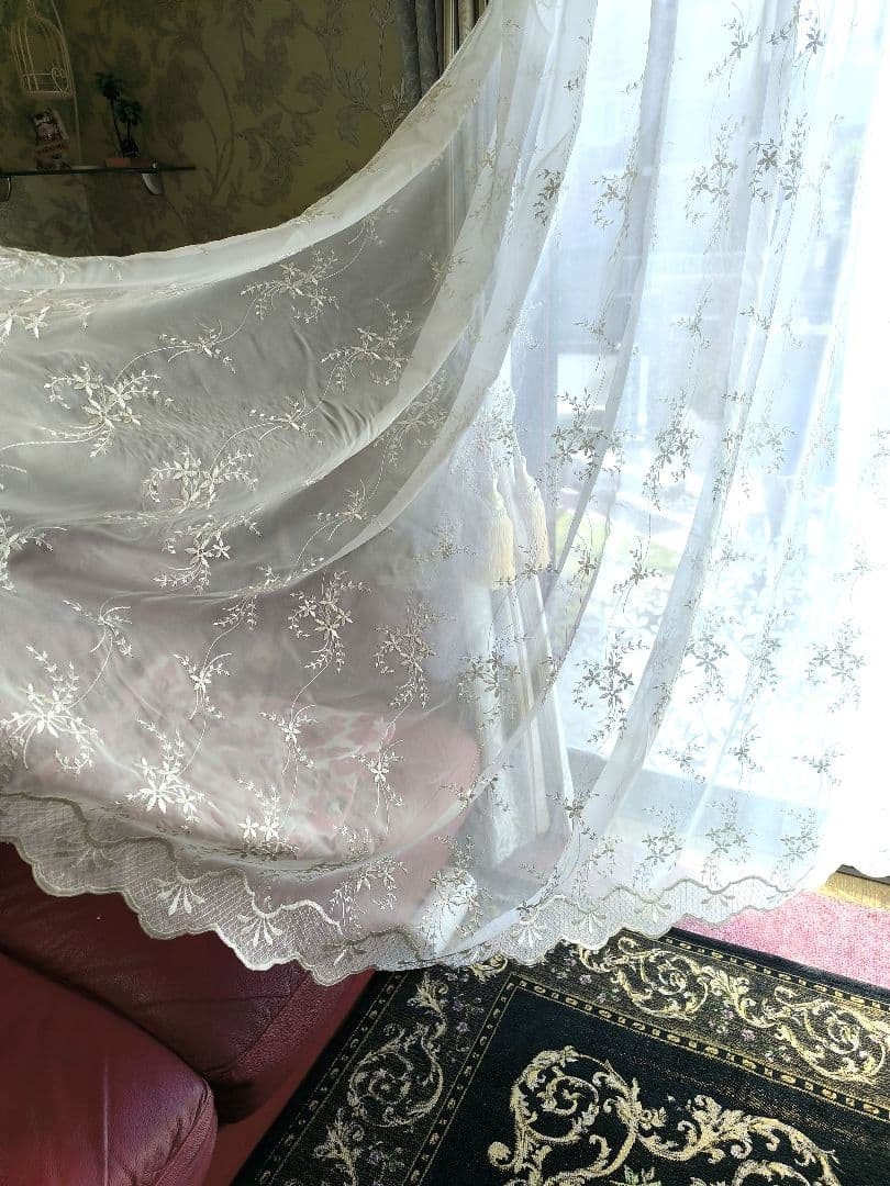 掃き出し窓【こたつねこ様オーダー品　花柄刺繍トルコレース】ハンドメイド