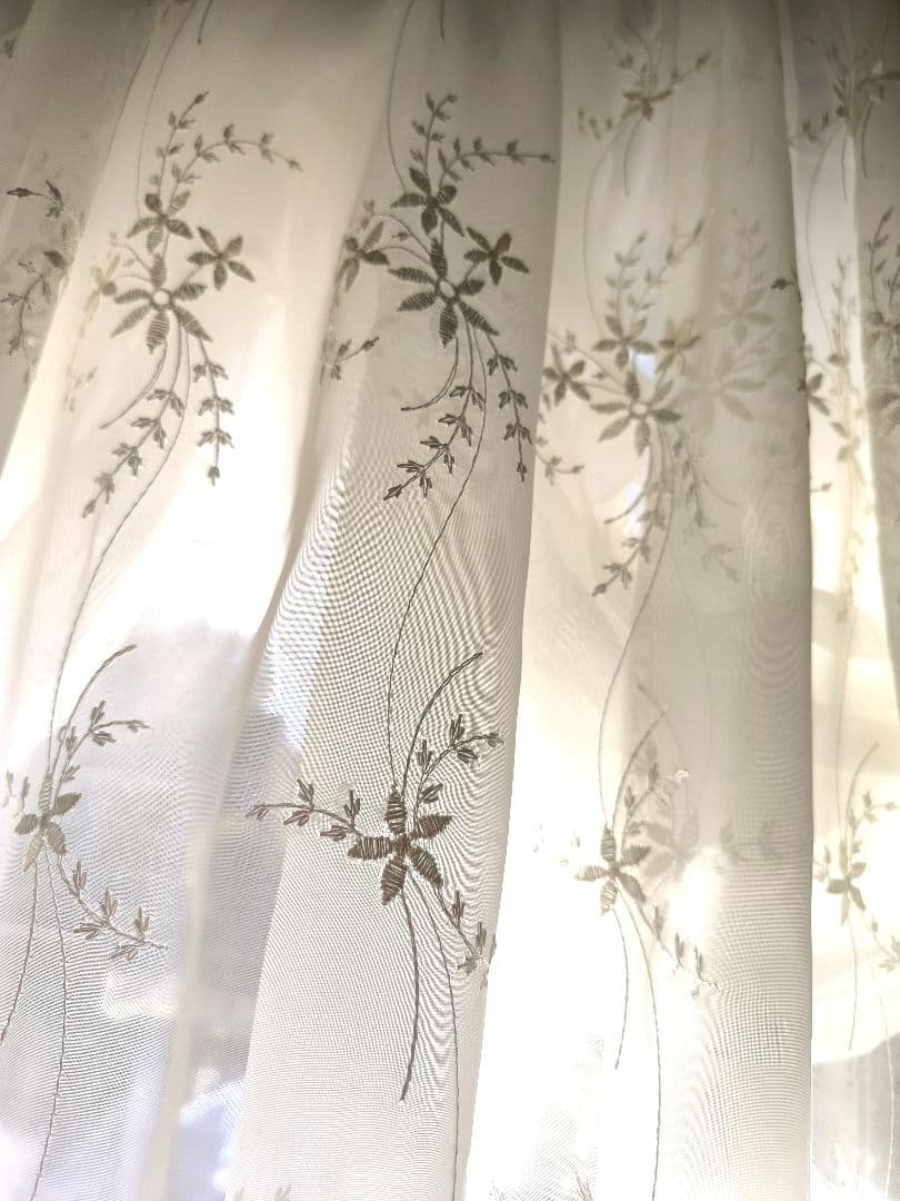 掃き出し窓【こたつねこ様オーダー品　花柄刺繍トルコレース】ハンドメイド