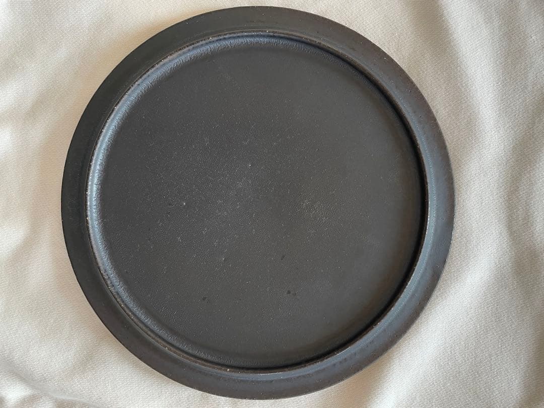 船串篤司さん 21.5cm 黒 プレート