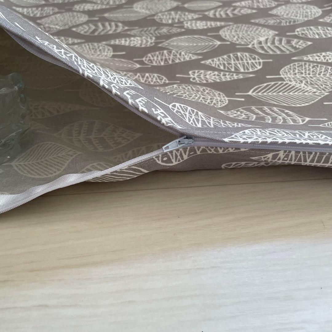 じん様オーダー✩︎⡱リーフ柄の長座布団カバー