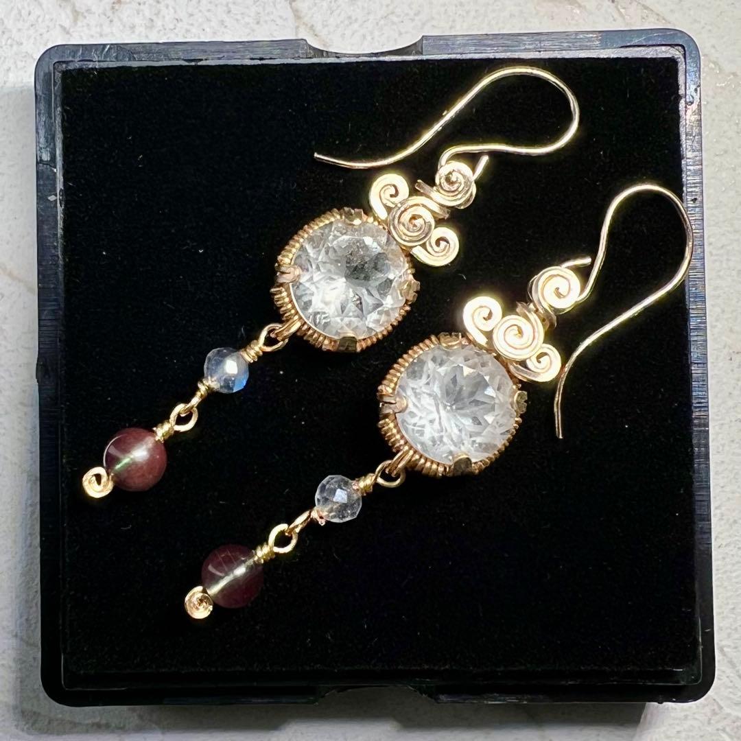 【for マリエモーン様】リビアングラスイヤリング・ホワイトサファイアペントプ