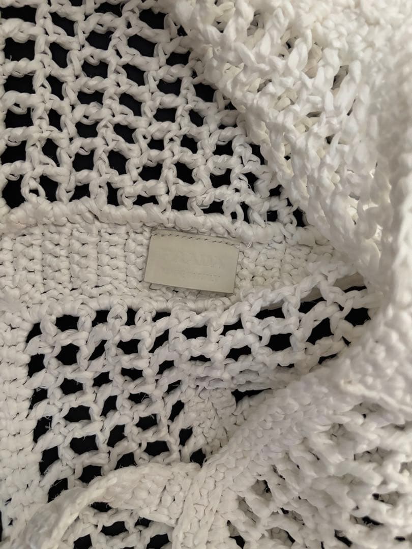 しろちゃん⭐️　【正規品】PRADA ホワイト メッシュ トートバッグ