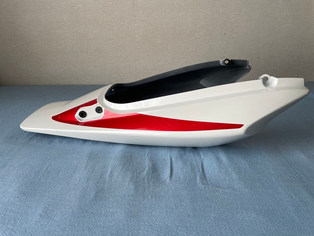 CB1300 SF/SB リアカウル