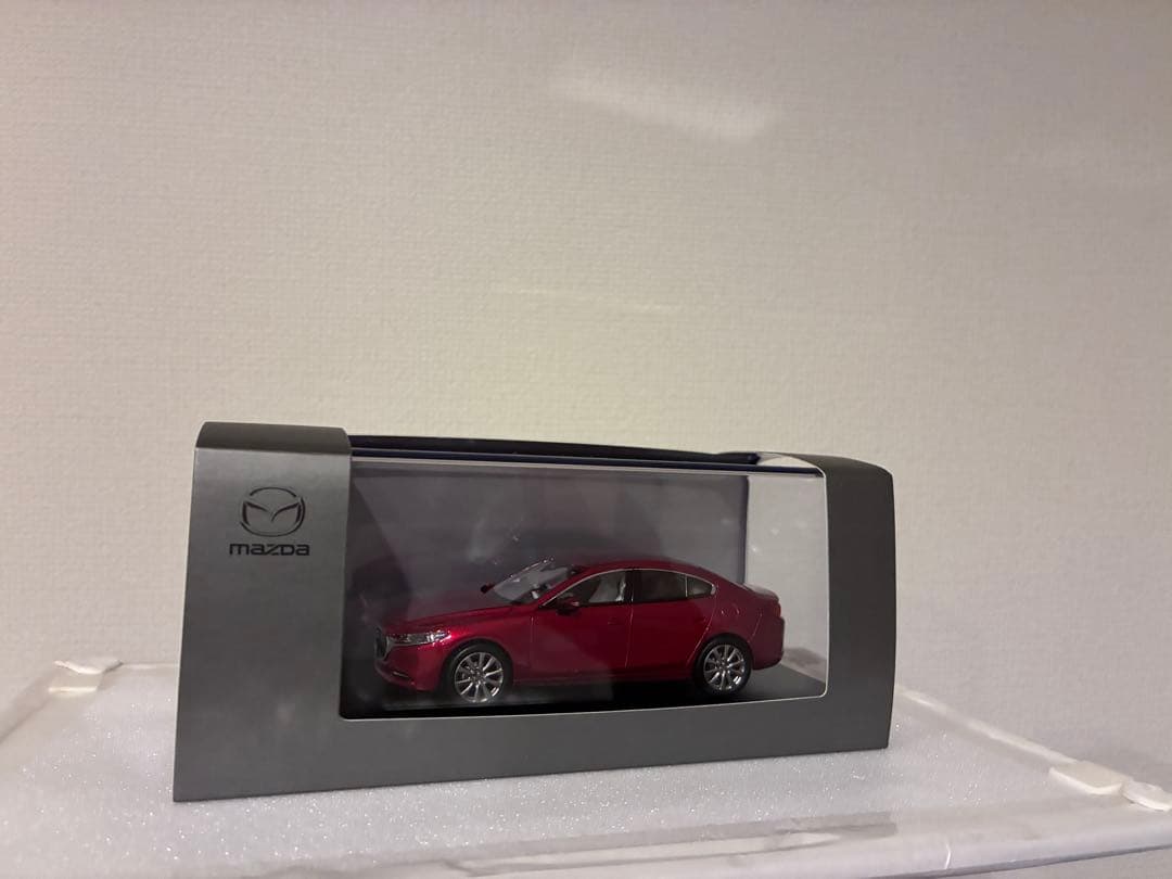 Mazda3レッド 1/43 スケール