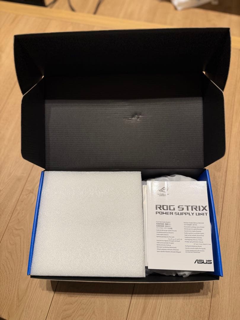 電源ユニット ROG STRIX 850W GANDAM EDITION