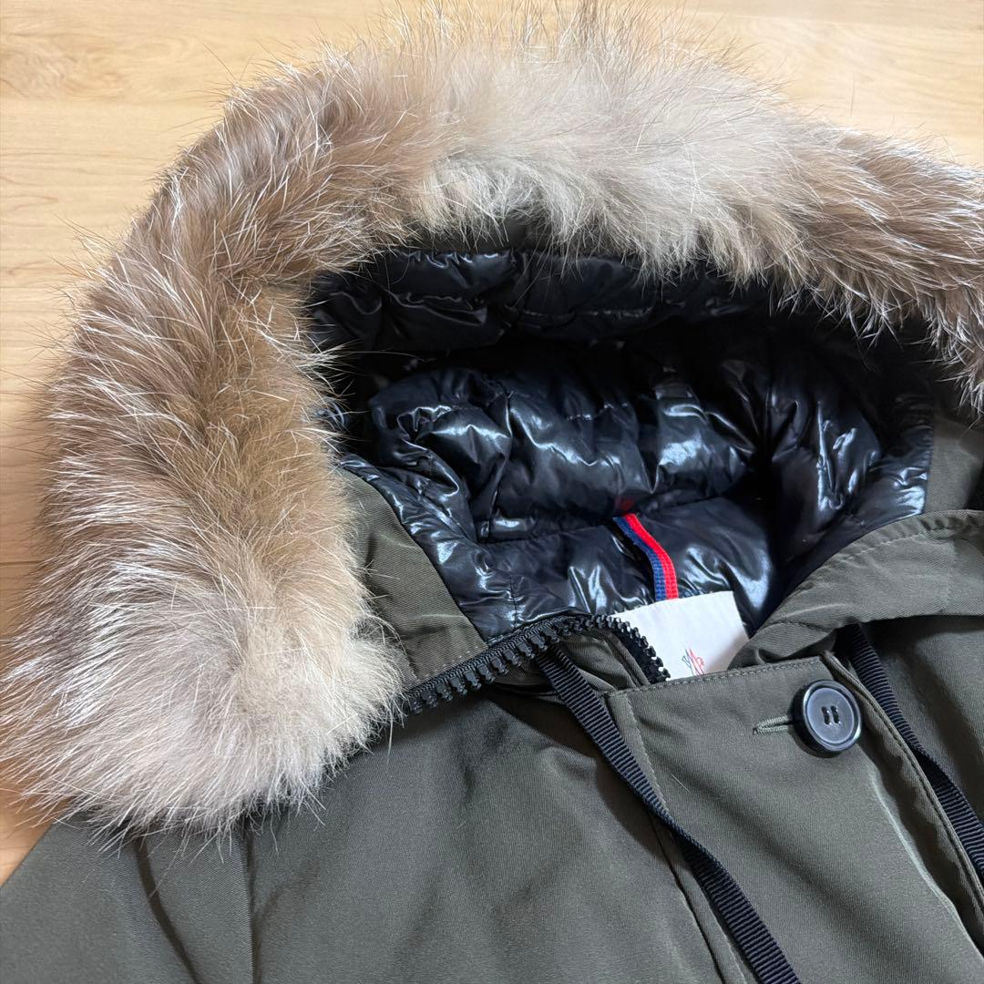 MONCLER オリーブグリーン ダウンジャケット