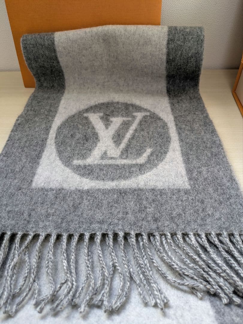 LOUISVUITTON マフラー　ルイ・ヴィトン　エシャルプ・カーディフ