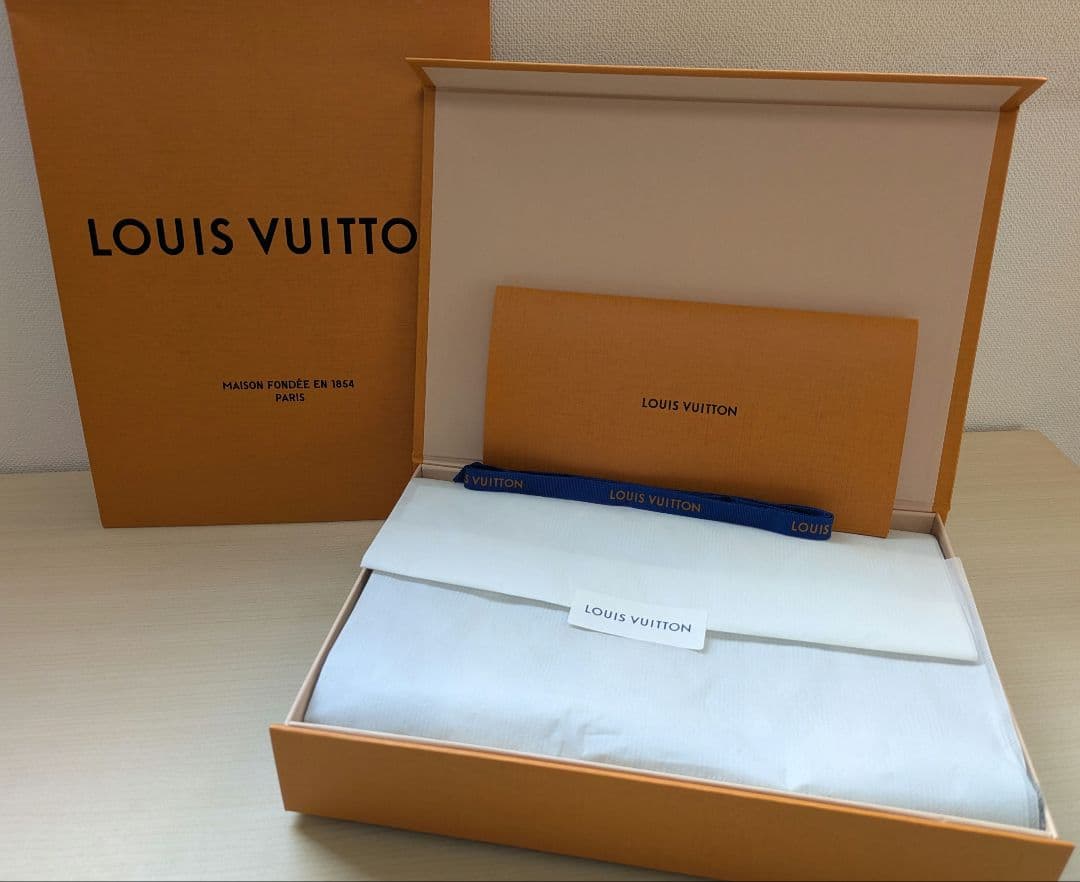 LOUISVUITTON マフラー　ルイ・ヴィトン　エシャルプ・カーディフ