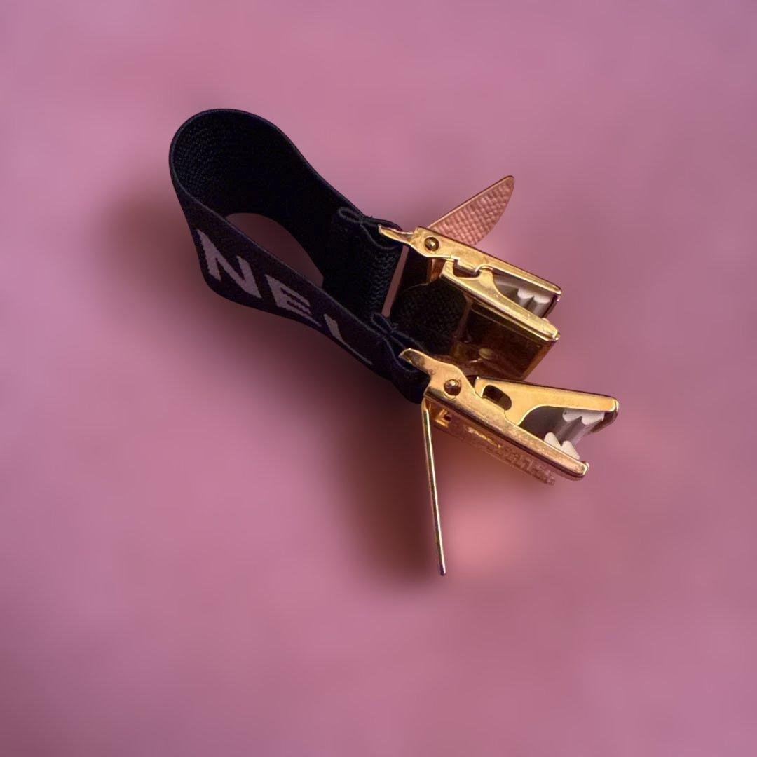 CHANEL アームサスペンダー ブラック ゴールド　ヴィンテージ