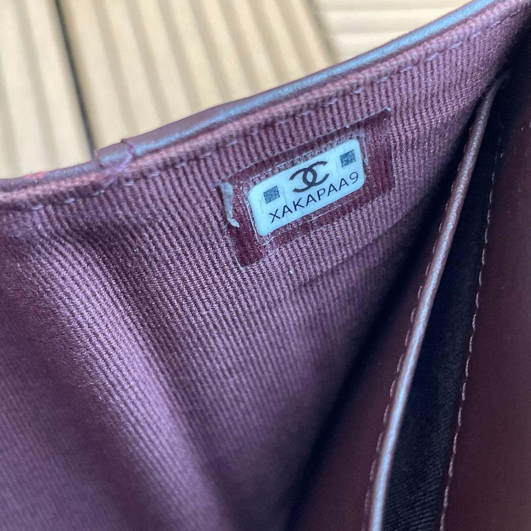 シャネル　2023年　三つ折り財布　マトラッセ　キャビアスキン　ブラック