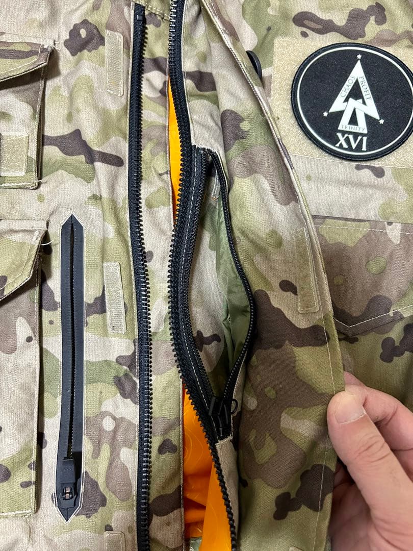 【Burton×Undefeated×Alpha スノーボードウェア