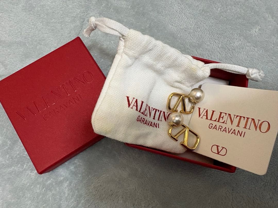 VALENTINO GARAVANI ピアス